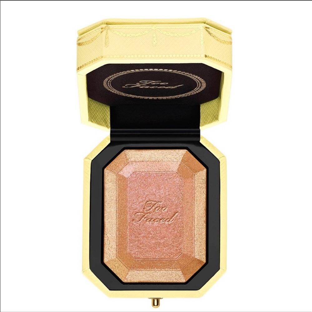 SOLD* Too Faced Diamond Light Highlighter